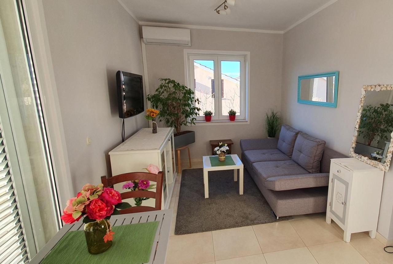 Apartments Ruzic ニヴィーチェ 部屋 写真
